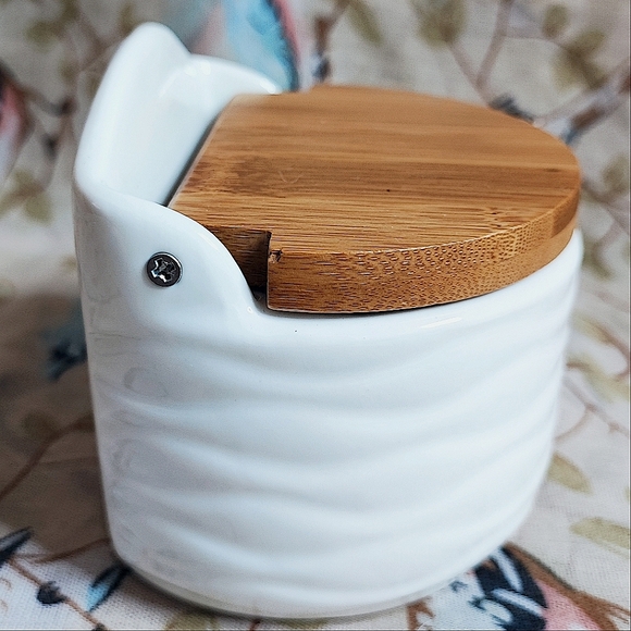 Salt Box Cellar White and Wood Textured Ceramic Pottery NEW NWOT - Picture 6 of 8